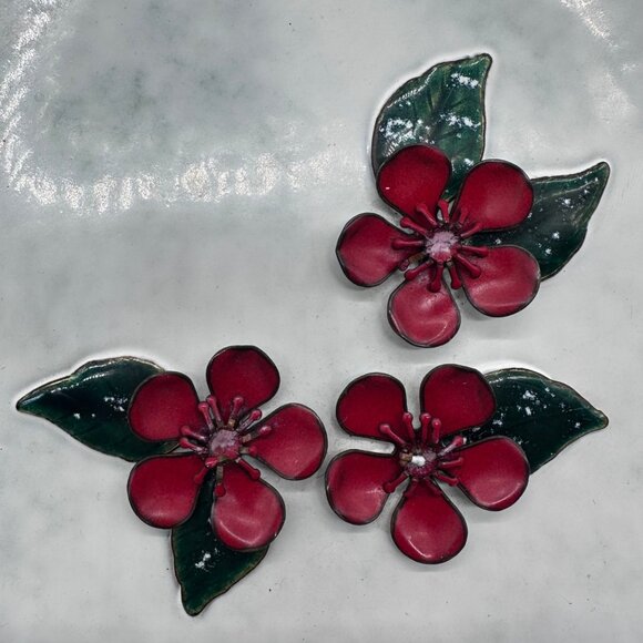 Vintage Bovano of Chester Enamel On Copper Plate Floral Dish White Red Flowers - Picture 5 of 6